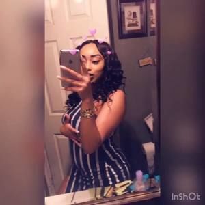 Meet your Posher, Malia